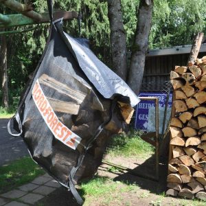 Nordforest Mesh Firewood Big Bag with Waterproof Lid – 1000 kg